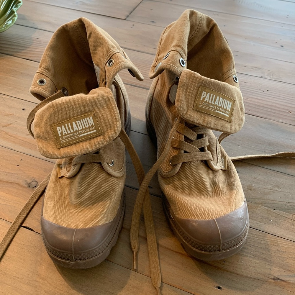 Palladium boots size 81/2 barely worn